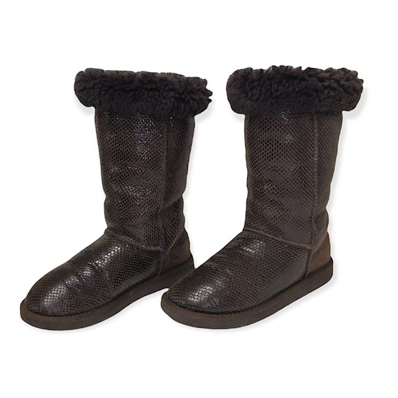 Ugg Australia Classic Tall Snake Print Size 6 Chocolate Brown Sheepskin 5864 - Picture 2 of 12